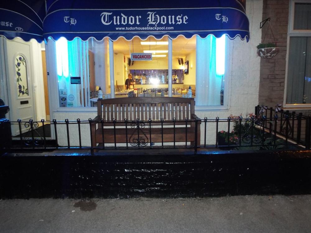 Tudor House Blackpool Extérieur photo