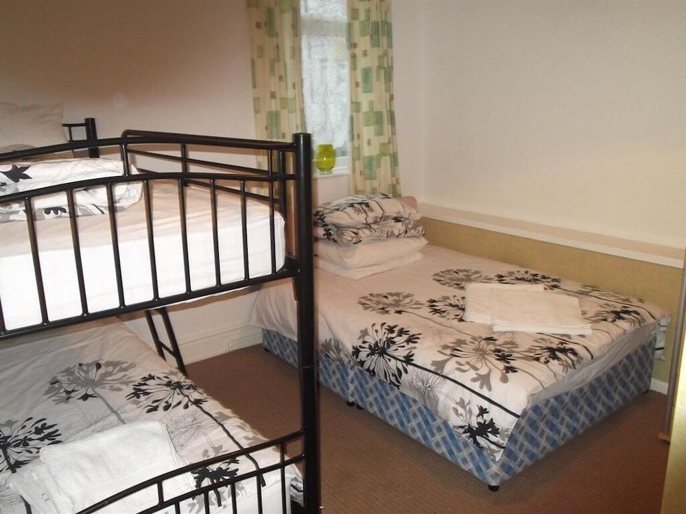 Tudor House Blackpool Extérieur photo